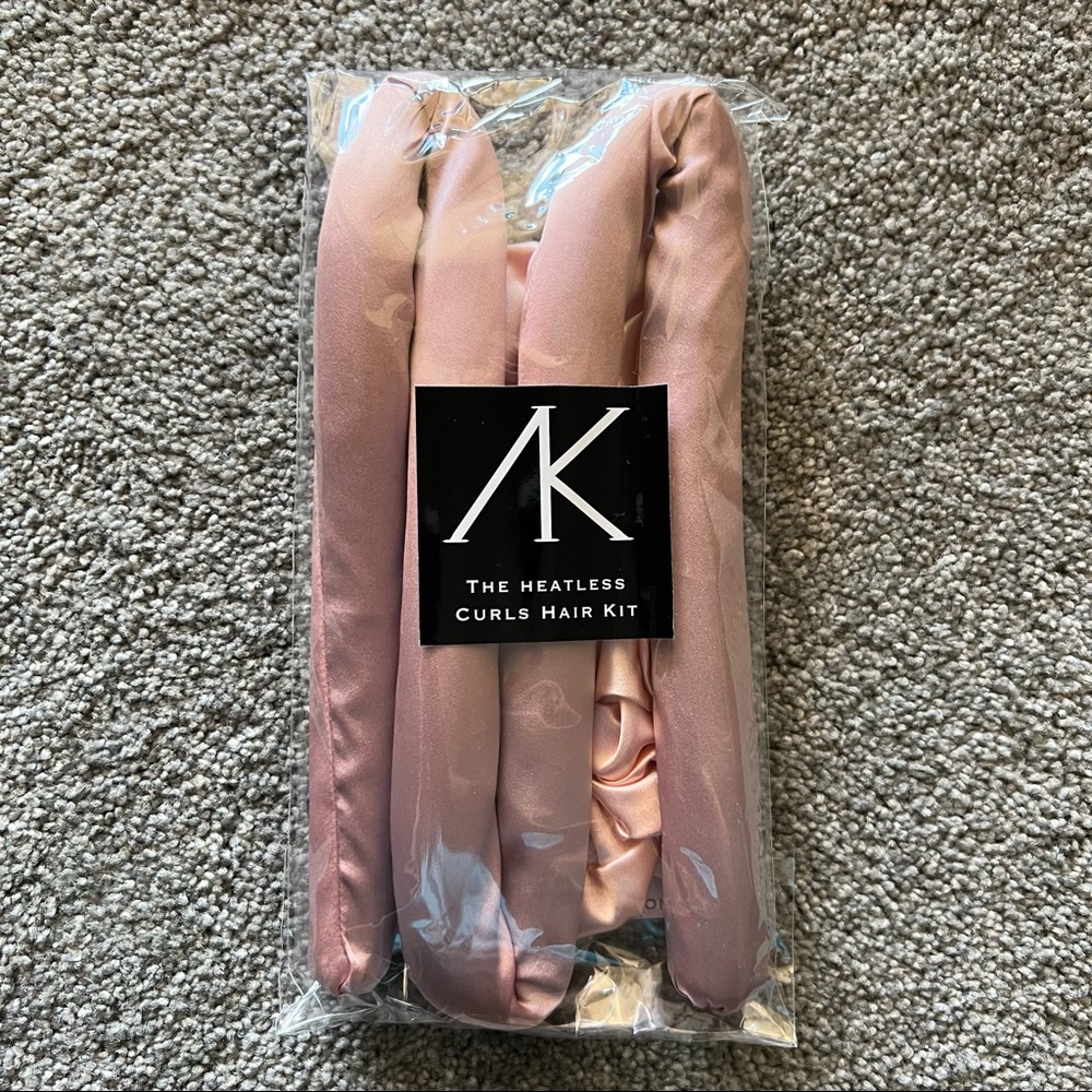 Ana Kensington Heatless Curls & Scrunchie set